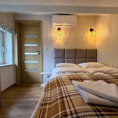 Siedlisko Pod Kasztanem Holiday home *